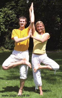 YOGA IM PARK